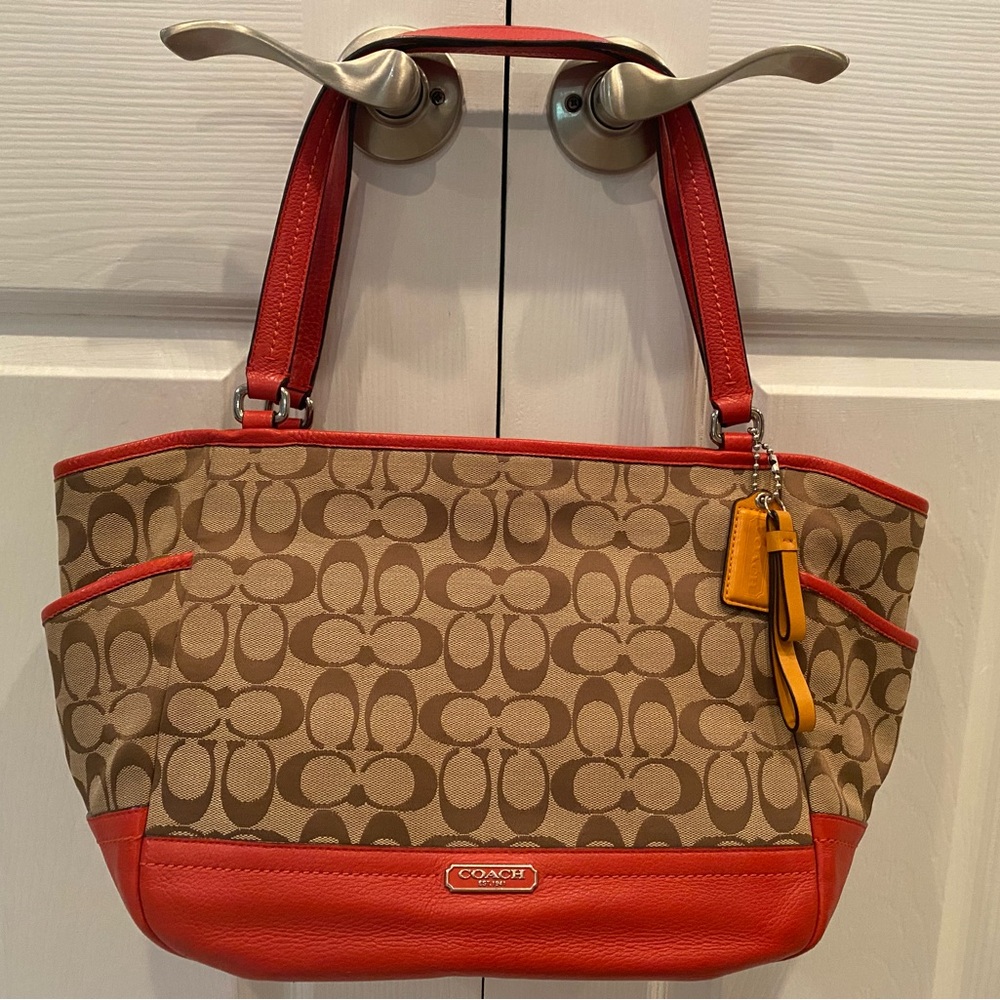 Coach Signatures Carrie Tote
